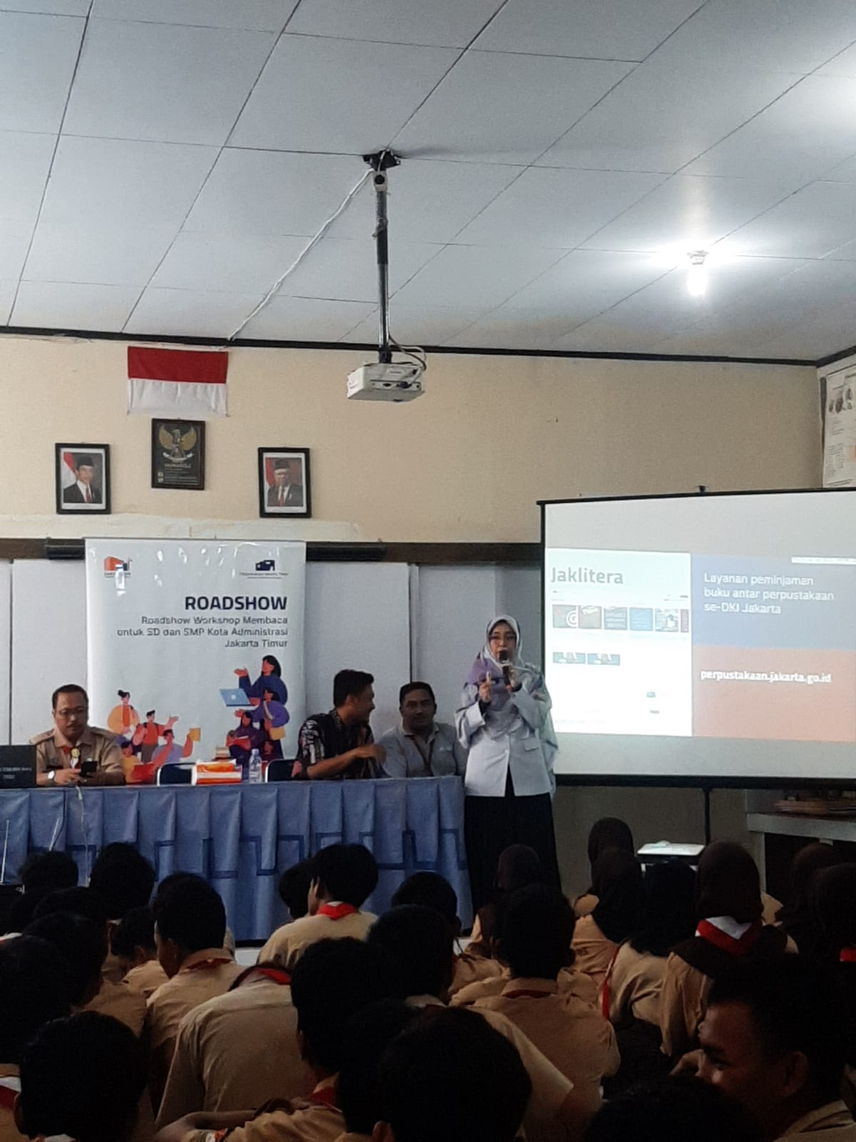 Roadshow Workshop Membaca Di SMP Negeri 210 Jakarta